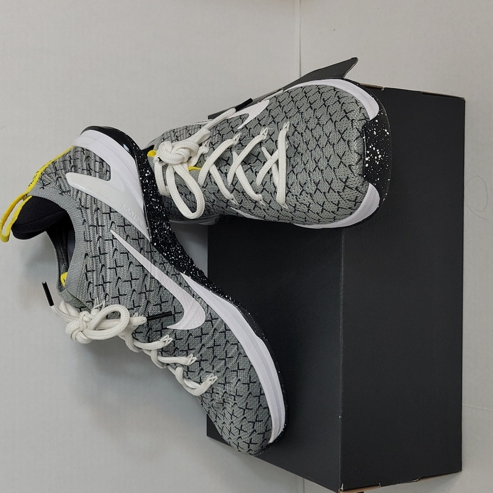 Nike - Men’s Gray and White Metcon Athletic Shoes